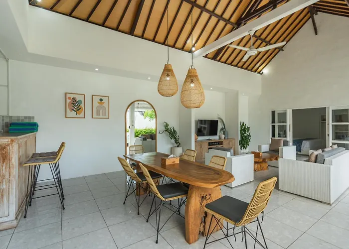 Modern 3 Bedrooms Walking Distance Villa *