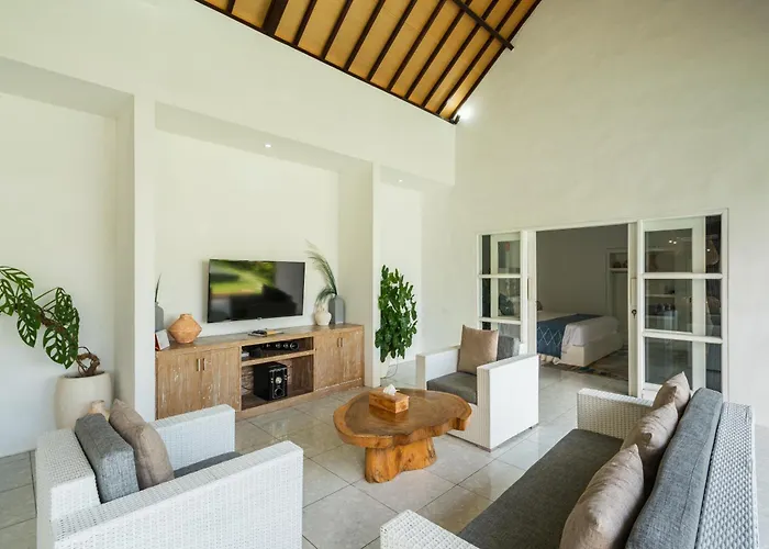 Modern 3 Bedrooms Walking Distance Villa *