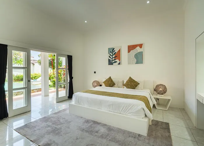 Modern 3 Bedrooms Walking Distance Villa *