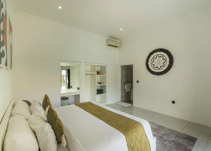 Villa Modern 3 Bedrooms Walking Distance *