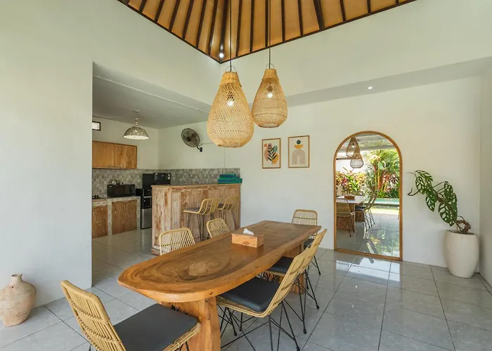 Modern 3 Bedrooms Walking Distance * Seminyak (Bali)